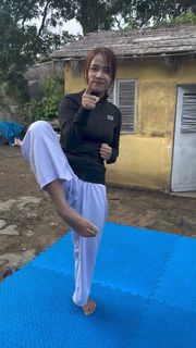 Chintya Candranaya feet photo thumbnail