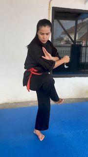 Chintya Candranaya feet photo thumbnail