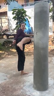 Chintya Candranaya feet photo thumbnail