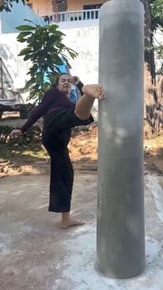 Chintya Candranaya feet photo thumbnail