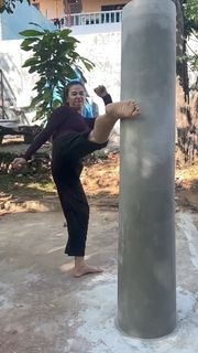 Chintya Candranaya feet photo thumbnail