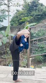 Chintya Candranaya feet photo thumbnail