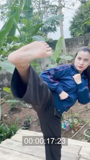 Chintya Candranaya feet photo thumbnail