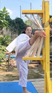 Chintya Candranaya feet photo thumbnail