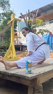 Chintya Candranaya feet photo thumbnail