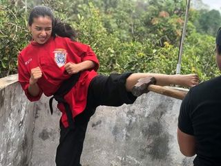 Chintya Candranaya feet photo thumbnail