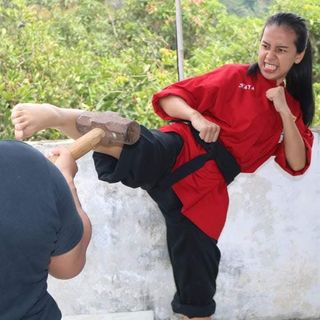 Chintya Candranaya feet photo thumbnail