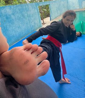 Chintya Candranaya feet photo thumbnail