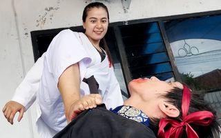 Chintya Candranaya feet photo thumbnail