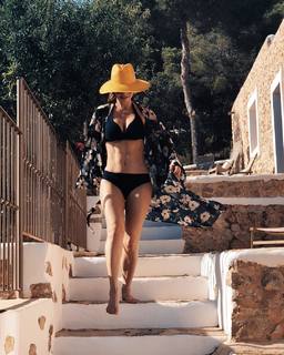 Chiquinquirá Delgado feet photo thumbnail