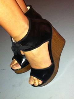 Chiquinquirá Delgado feet photo thumbnail