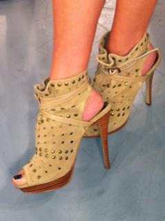 Chiquinquirá Delgado feet photo thumbnail