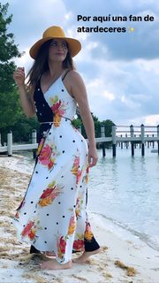 Chiquinquirá Delgado feet photo thumbnail