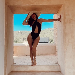 Chiquinquirá Delgado feet photo thumbnail