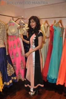 Chitrangada Singh feet photo thumbnail