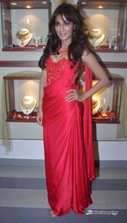 Chitrangada Singh feet photo thumbnail