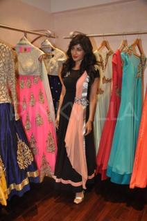 Chitrangada Singh feet photo thumbnail