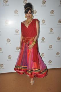 Chitrangada Singh feet photo thumbnail