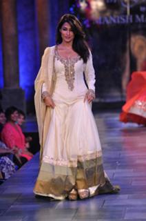 Chitrangada Singh feet photo thumbnail