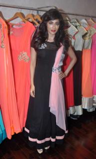 Chitrangada Singh feet photo thumbnail