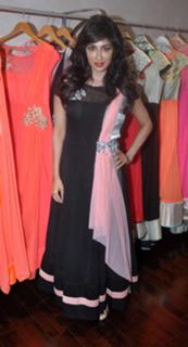 Chitrangada Singh feet photo thumbnail