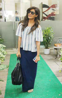 Chitrangada Singh feet photo thumbnail