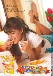 Chitrangada Singh feet photo thumbnail