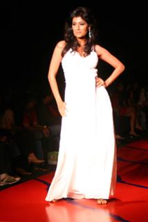 Chitrangada Singh feet photo thumbnail