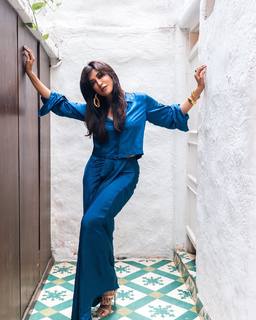 Chitrangada Singh feet photo thumbnail