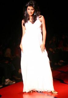 Chitrangada Singh feet photo thumbnail