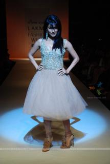 Chitrangada Singh feet photo thumbnail