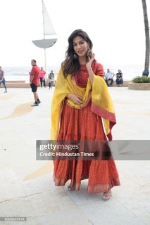 Chitrangada Singh feet photo thumbnail