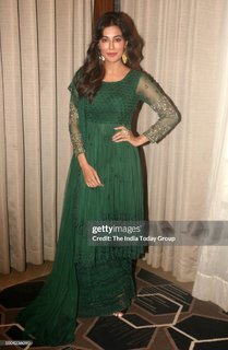 Chitrangada Singh feet photo thumbnail