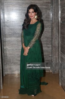 Chitrangada Singh feet photo thumbnail