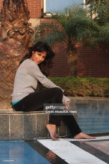 Chitrangada Singh feet photo thumbnail
