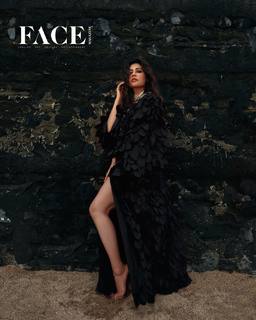 Chitrangada Singh feet photo thumbnail