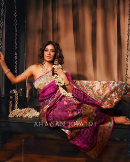 Chitrangada Singh feet photo thumbnail