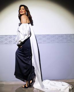 Chitrangada Singh feet photo thumbnail