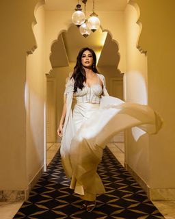 Chitrangada Singh feet photo thumbnail