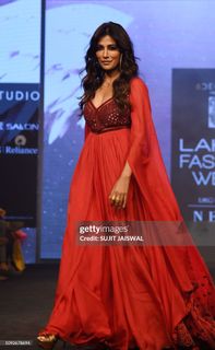 Chitrangada Singh feet photo thumbnail