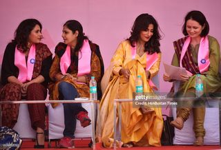 Chitrangada Singh feet photo thumbnail