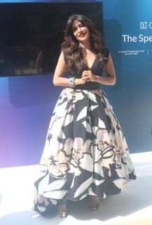 Chitrangada Singh feet photo thumbnail