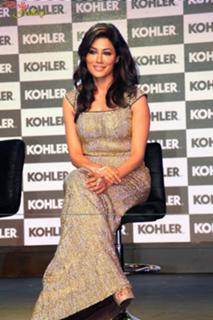 Chitrangada Singh feet photo thumbnail