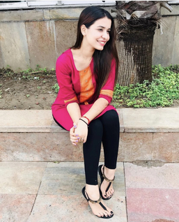 Chitranshi Dhyani feet photo 9
