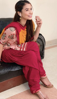 Chitranshi Dhyani feet photo 9
