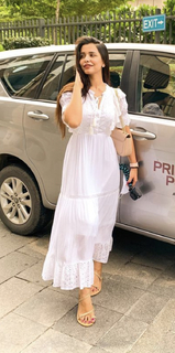Chitranshi Dhyani feet photo 12