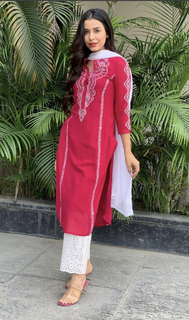 Chitranshi Dhyani feet photo 14
