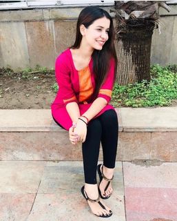 Chitranshi Dhyani feet photo 5