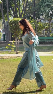 Chitranshi Dhyani feet photo 14