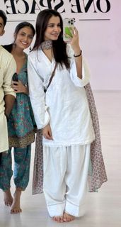 Chitranshi Dhyani feet photo 6